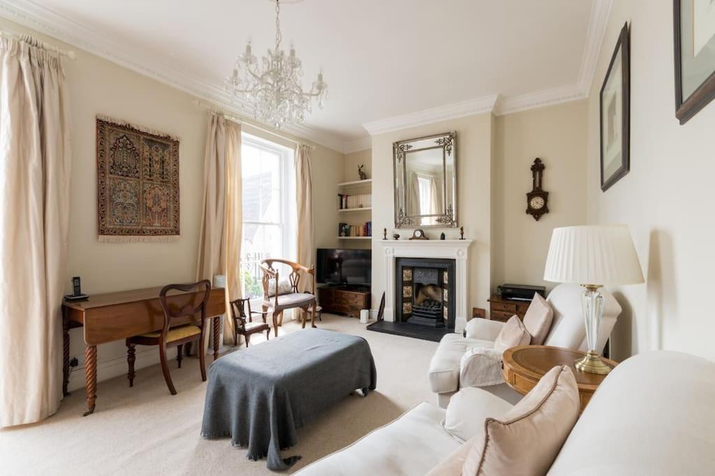 Four Bedroom Townhouse In Famous Suffolks Area Τσέλτενχαμ Εξωτερικό φωτογραφία