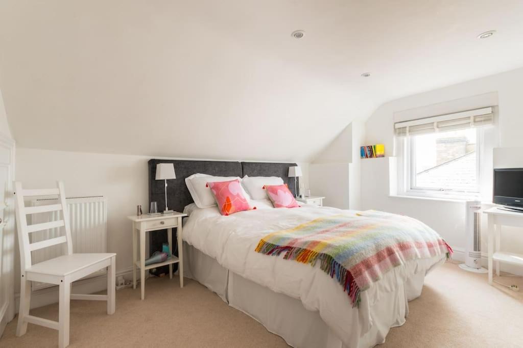 Four Bedroom Townhouse In Famous Suffolks Area Τσέλτενχαμ Εξωτερικό φωτογραφία